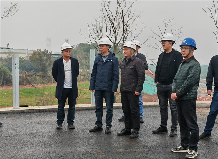 ag亚州游戏集团官网公司党委委员、副总经理刘勇一行赴成南公司调研.jpg